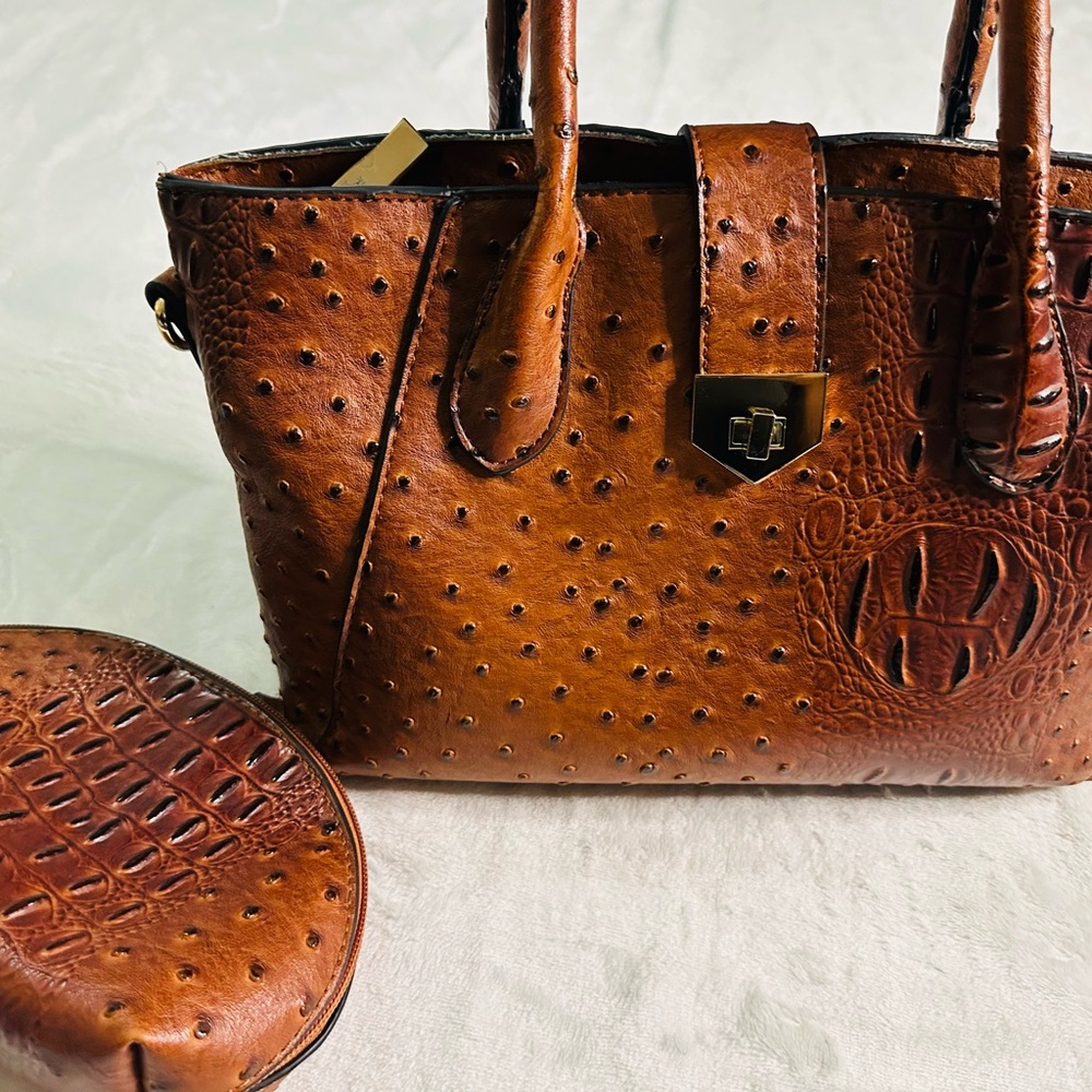 Vintage Brown Embossed Tote Bag with Matching Wristlet Pouch - Picture 2 of 9